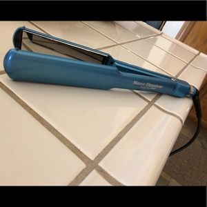 BaBylissProNano Titanium Plated 1.5 straightener